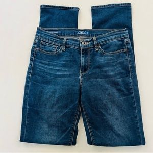 Lucky Brand Straight Leg Jeans in Dark Blue Wash size 6/28
